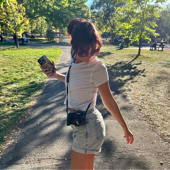 Meet your Posher, Audrey - Picture 1 of 2